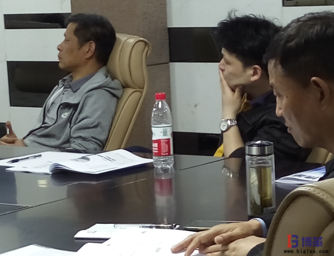 精益生產(chǎn)實(shí)戰(zhàn)培訓(xùn)課程學(xué)員認(rèn)真聽(tīng)講 精益生產(chǎn)實(shí)戰(zhàn)培訓(xùn)課程