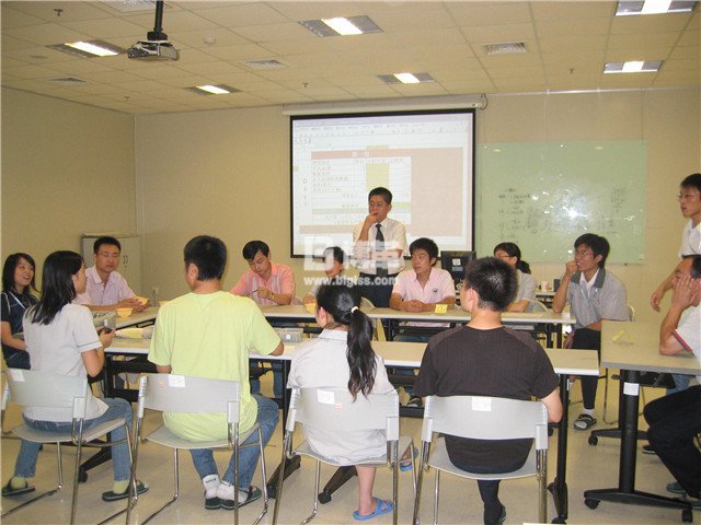 五型班組培訓(xùn)現(xiàn)場(chǎng) 五型班組培訓(xùn)現(xiàn)場(chǎng)