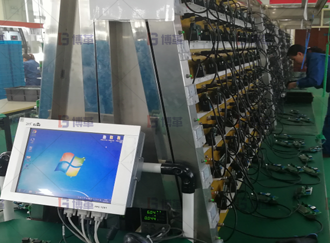 大量使用工裝和治具，提高品質和提升生產效率。